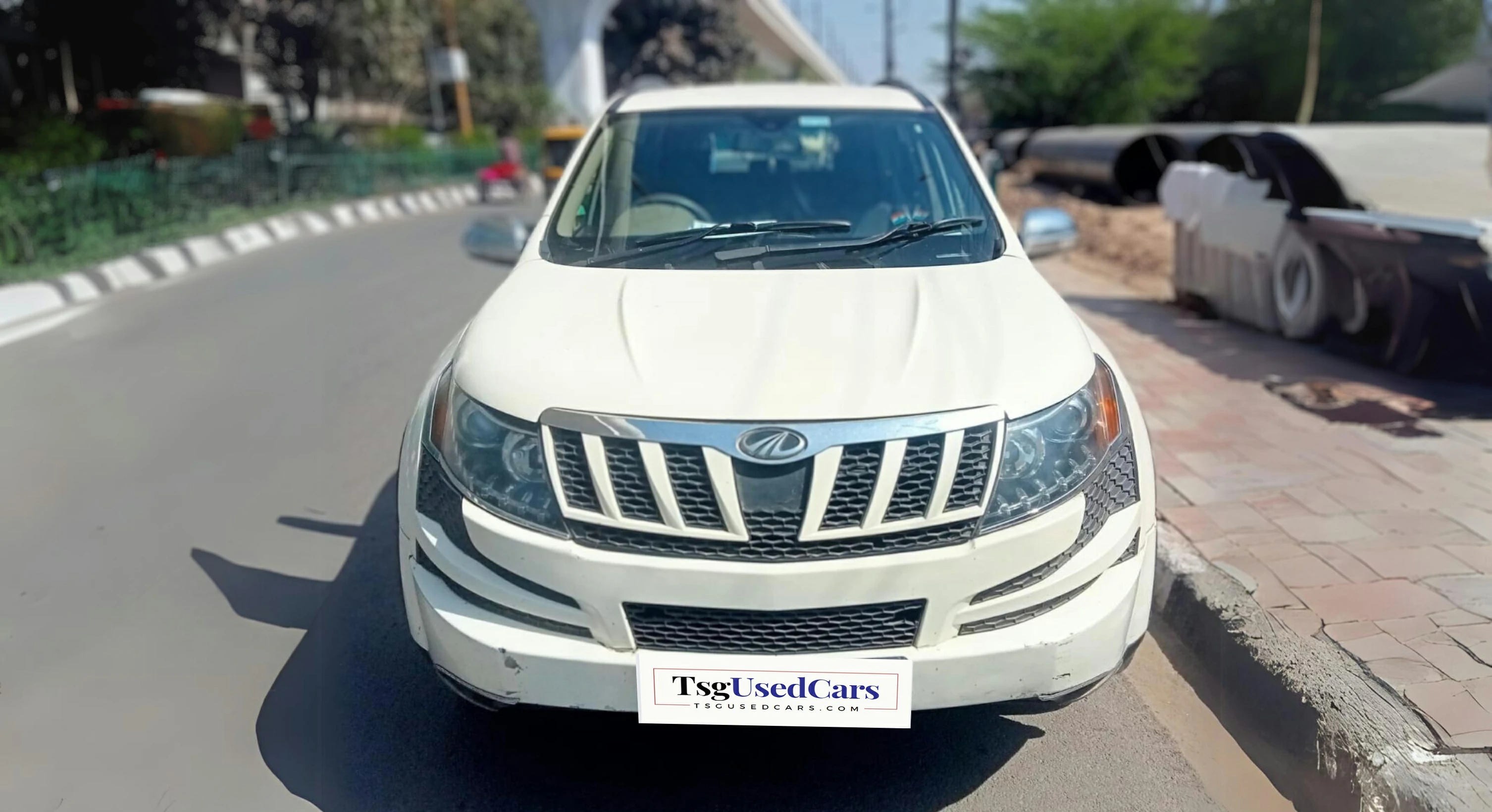 MAHINDRA	XUV.500	FWD W6 2015