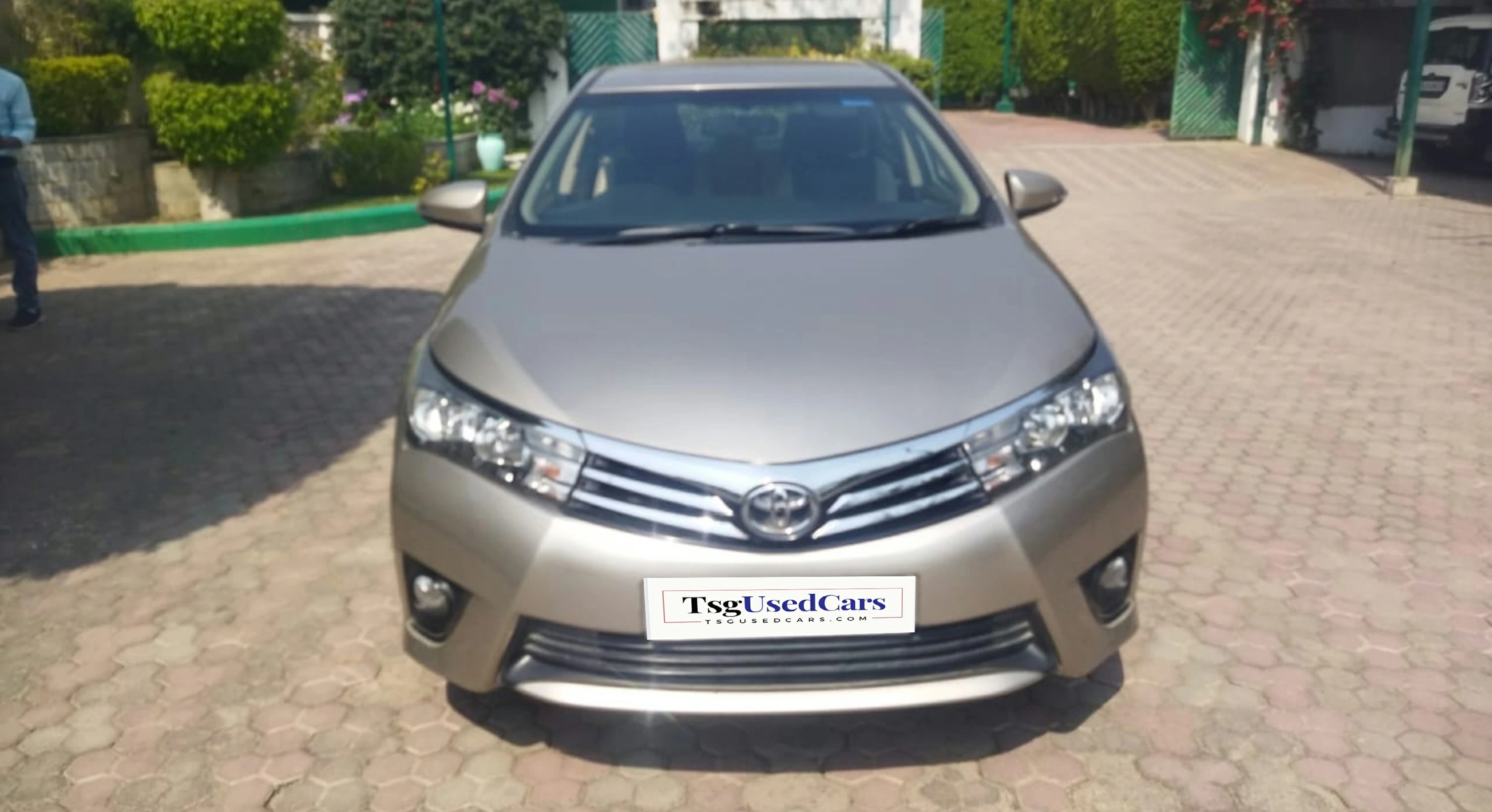 TOYOTA MOTORS	ALTIS G AT 2015