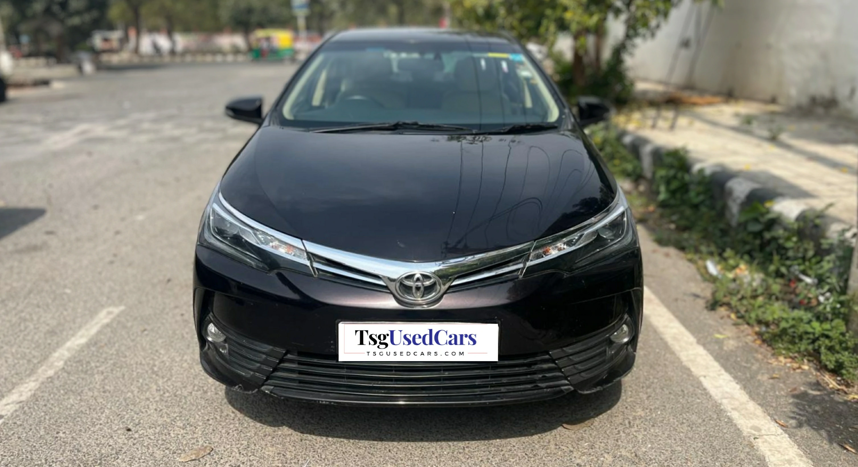 Used toyota altis V 2017