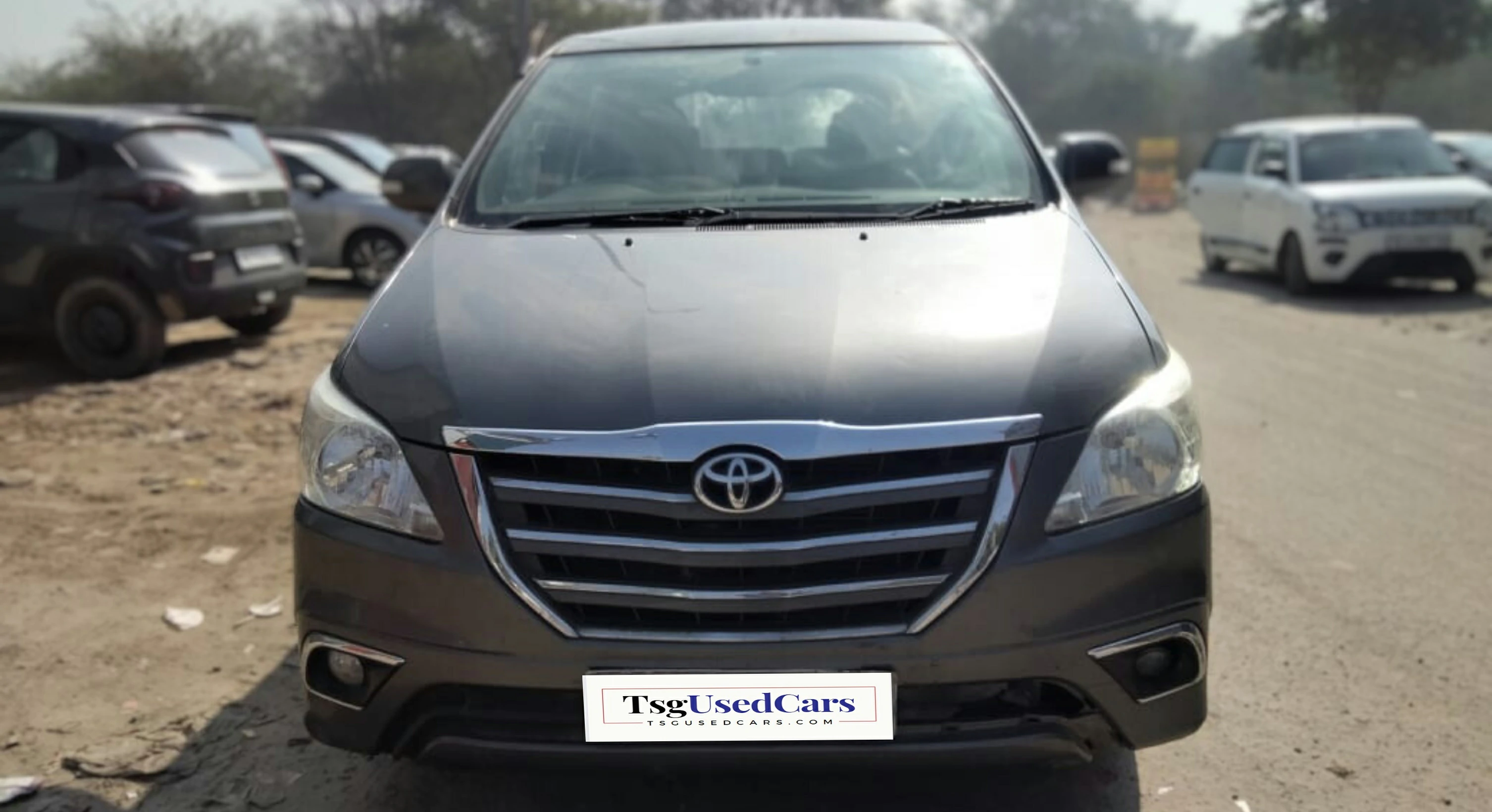 TOYOTA MOTORS INNOVA V 2014