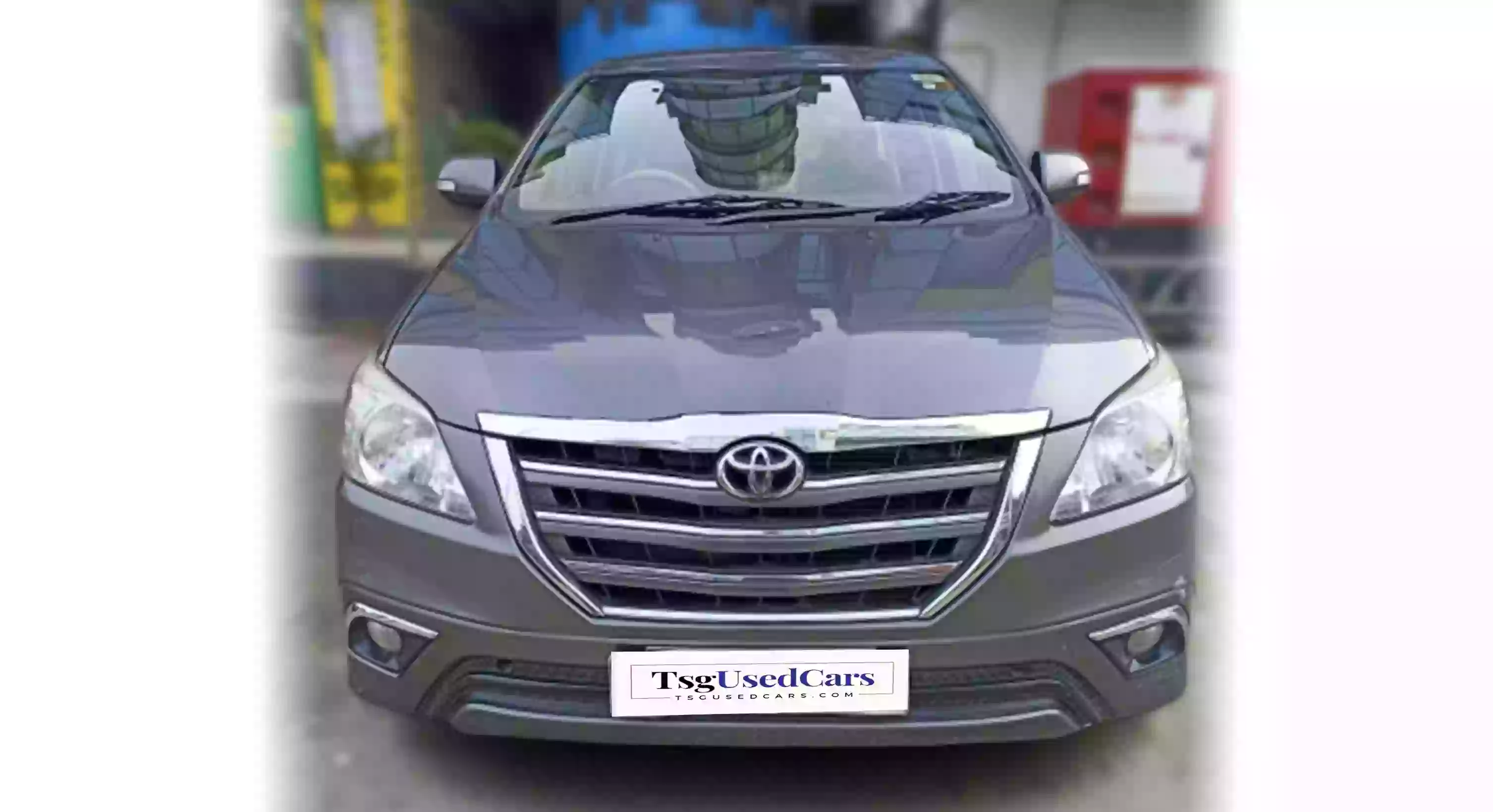 Used Toyota Innova V 8STR