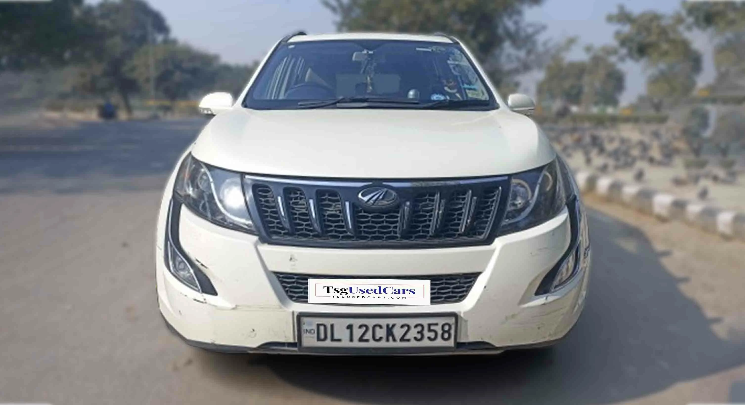 MAHINDRA XUV 500 W 10